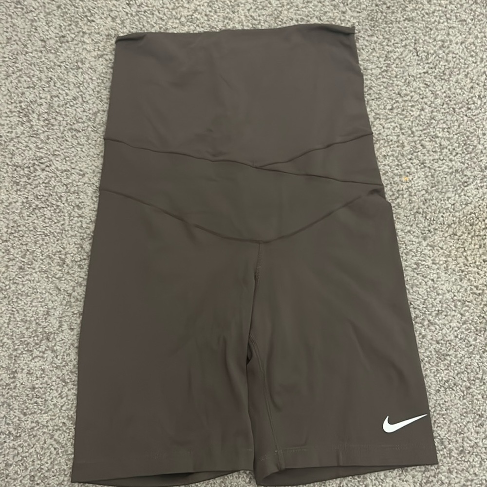 Nike maternity over the bump bike shorts